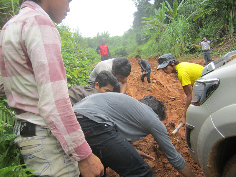 %_tempFileNameMuudy%20road%20enroute%20to%20a%20church%